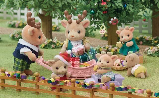 Tuotekuva 1 - Reindeer Family Sylvanian Families