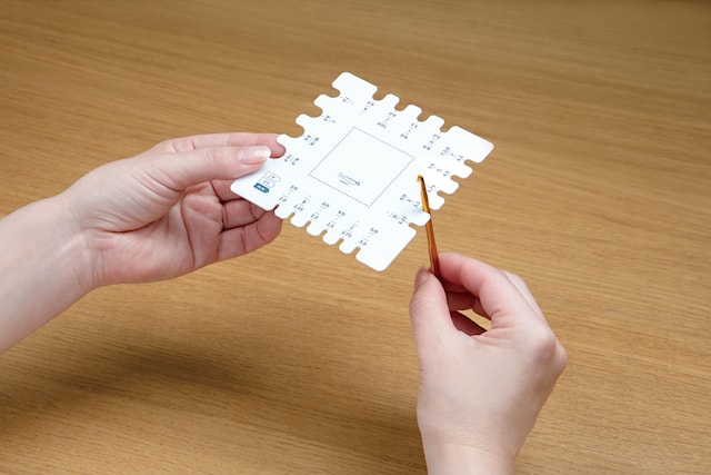 Produktbilde 2 for Strikkeprøvemål med strikkpinne- og heklenålmål Clover