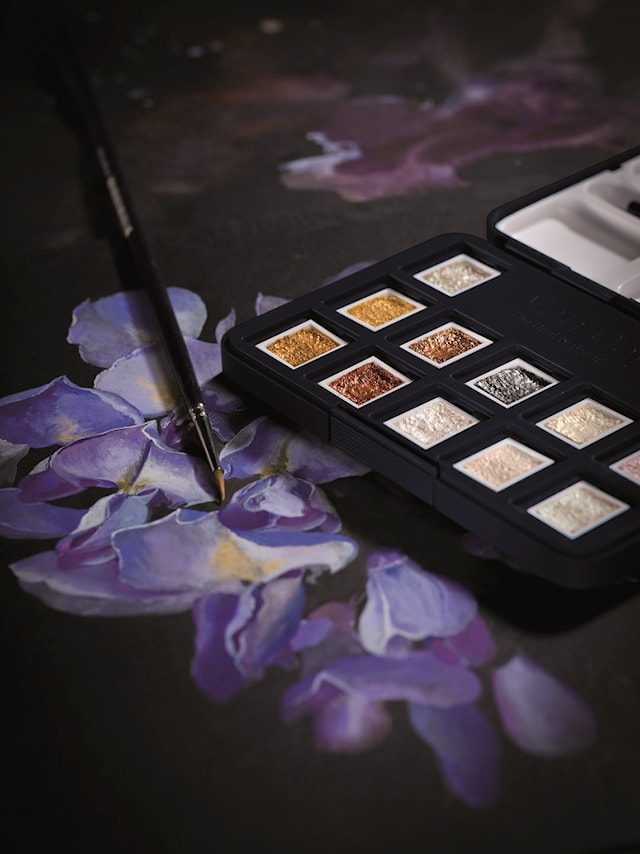 Produktbild 2 för Van Gogh Akvarellfärg Pocket Box "Specialty Colours " halvkopp med 12 kulörer