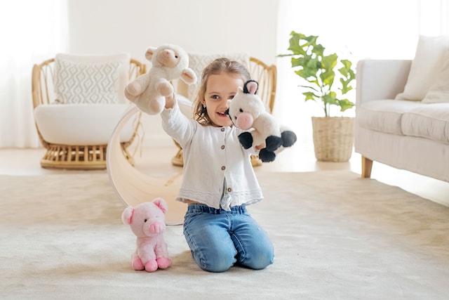 Produktbilde 2 for Teddy Farm Kosedyr 18 cm, Sittende Ku, Teddykompaniet