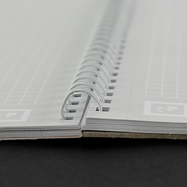 Produktbilde 2 for Whitelines Revelations Notatblokk A4 Rutet