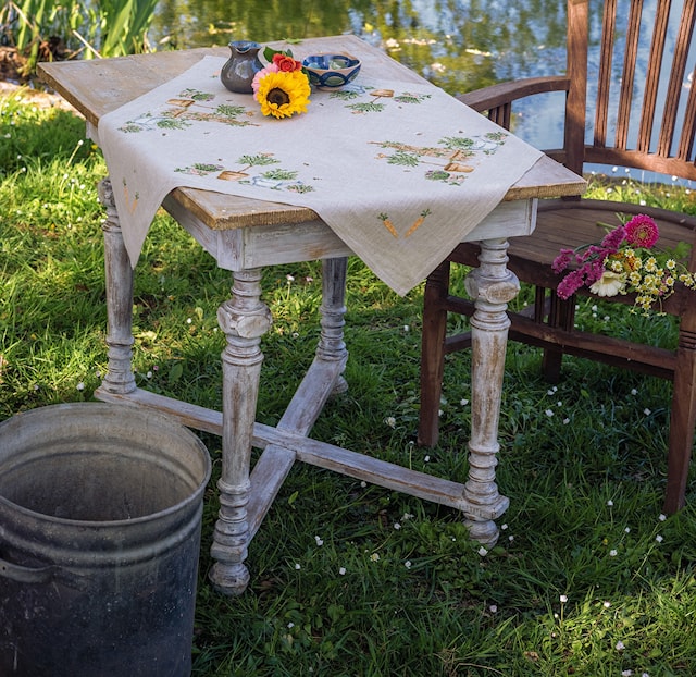 Produktbild 1 för Broderikit Duk Räknade Korsstygn Botanical Leaves 80 x 80 cm Vervaco