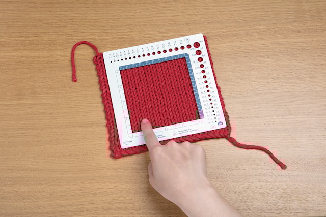 Produktbilde 4 for Strikkeprøvemål med strikkpinne- og heklenålmål Clover