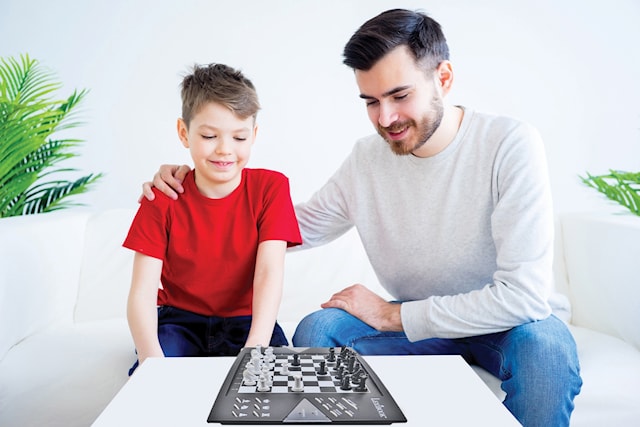 Produktbild 2 för ChessMan®  Elite, Electronic chess game