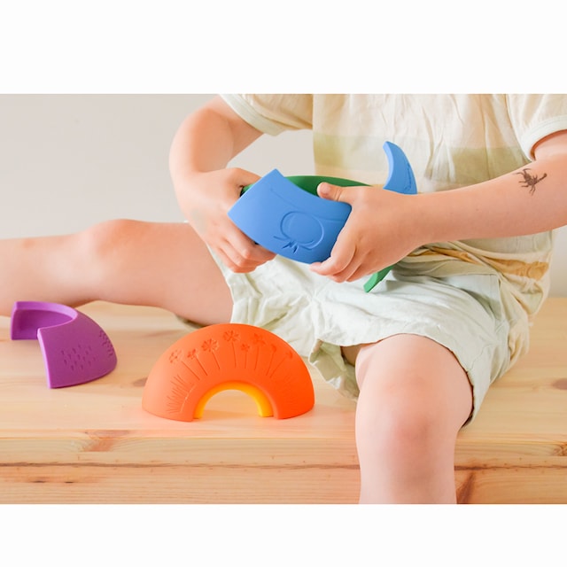 Tuotekuva 2 - Jellystone Designs Pinottava Lelu Sateenkaari Janod