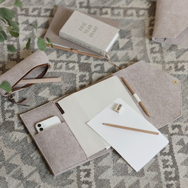 Produktbilde 1 for Bokomslag i økologisk ull Sand 20 cm P.A.P & PAPERSTYLE