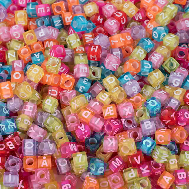 Tuotekuva 1 - Kirjain- ja numerohelmet 6 x 6 mm 1 000 kpl läpinäkyvä Playbox