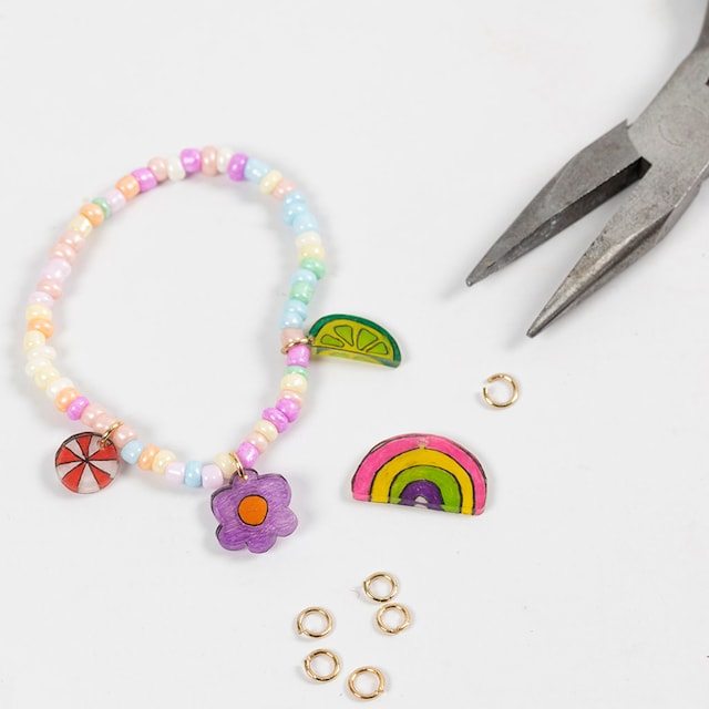 Tuotekuva 5 - Askartelupaketti Kutistemuoviarkit, Korut, 1 pkk/ 1 pkt