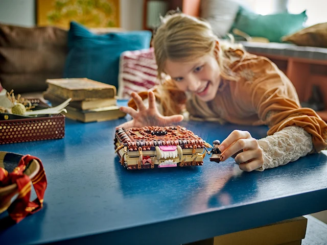 Produktbild 3 för Den tuggande Monsterboken om monster LEGO® Harry Potter™ (76449)