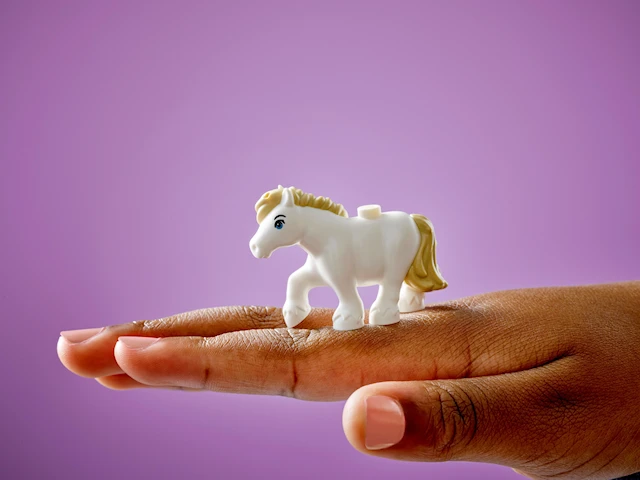 Tuotekuva 3 - Maatilan ponitalli LEGO® Friends (42654)