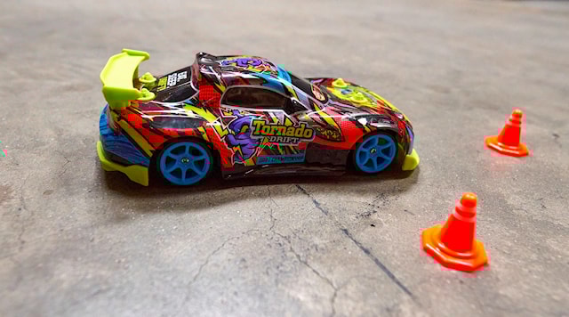 Produktbild 3 för Tornado Drift Radiostyrd Bil 22 cm Dickie Toys