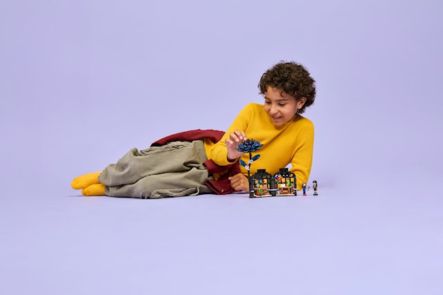 Tuotekuva 3 - Musta daalia LEGO® Wednesday (76784)