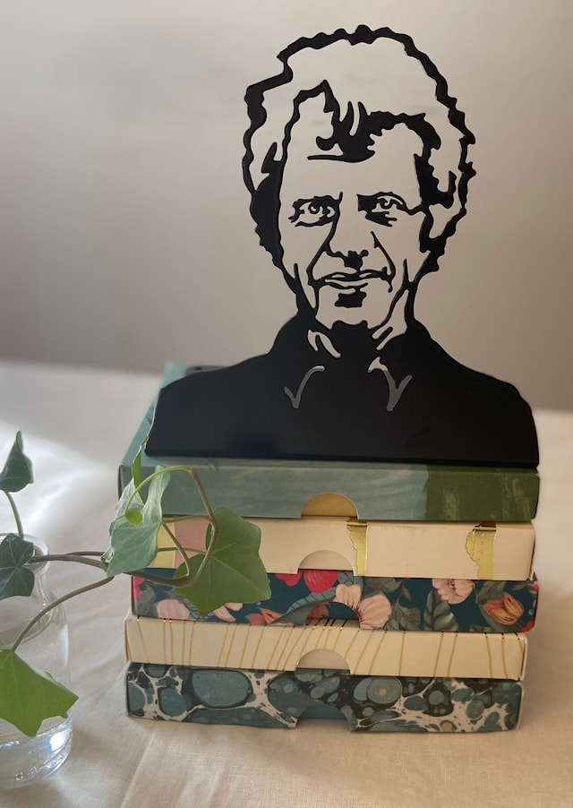 Tuotekuva 3 - Kirjatuki Tage Danielsson