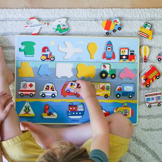 Tuotekuva 3 - Puupalapeli Vroom Levylle 22 Palaa Ajoneuvot Djeco