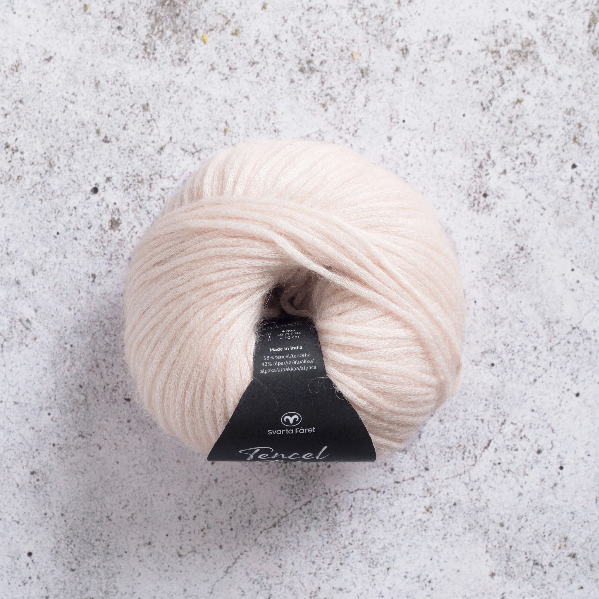 Produktbild för Tencel Blow Alpacka mix garn 50g Svarta Fåret