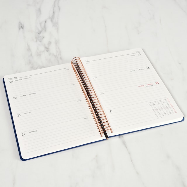 Produktbilde 2 for KOZO Kalender 2026 A5 Uke per opslag Aloe Vera