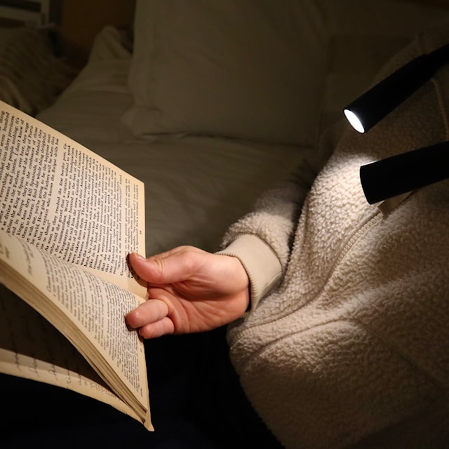 Produktbild 1 för Hands-free Booklight Kikkerland