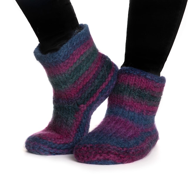 Tuotekuva 2 - Naturgarn 50 g Multi cerise/vihreä 675 Viking Garn