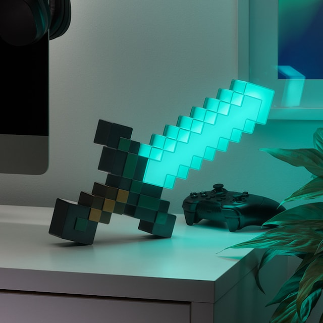 Tuotekuva 1 - Diamond Sword Light, Minecraft