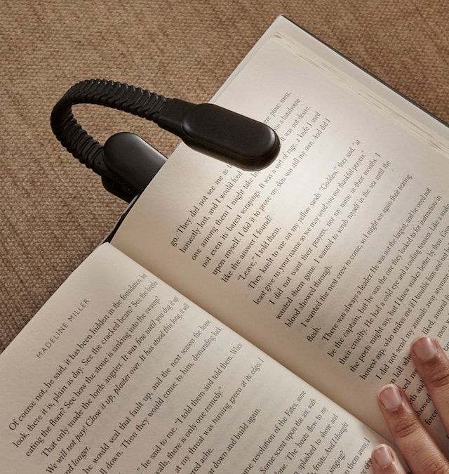 Tuotekuva 1 - Lukulamppu Kikkerlandin ladattavalla klipsillä LED