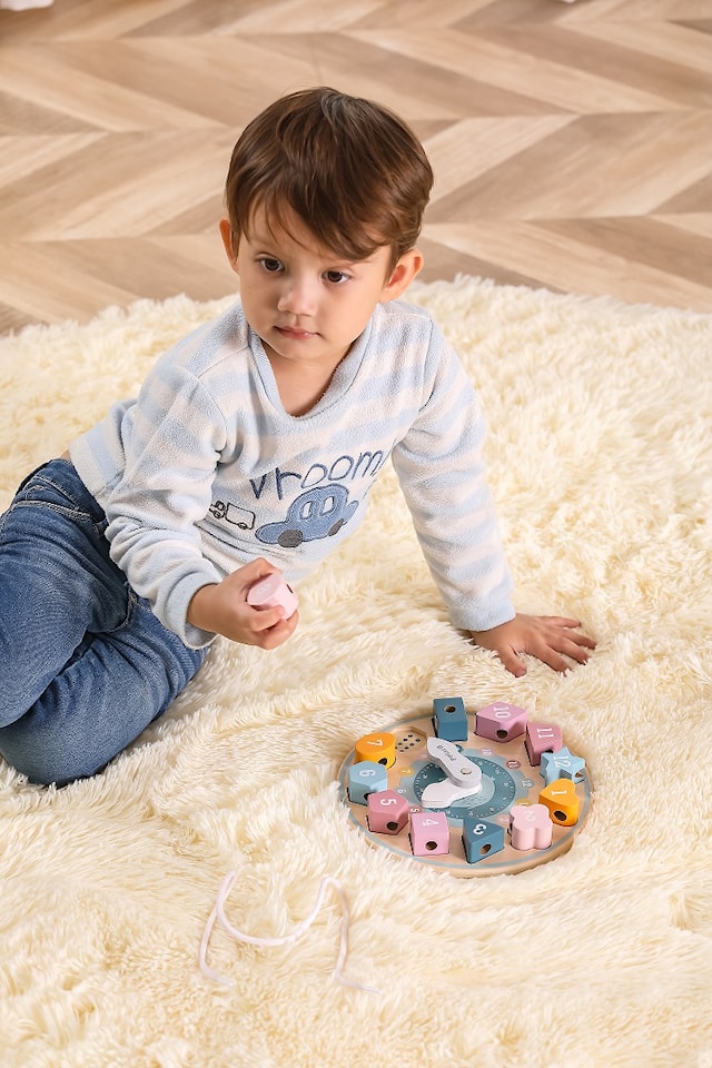 Produktbild 2 för Klocka i Trä med Avtagbara Klossar Viga