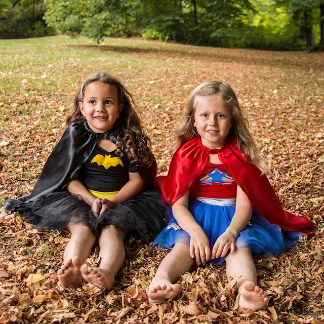 Produktbild 5 för Maskeradklänning Batgirl med Cape 110-116 cm Den Goda Fen