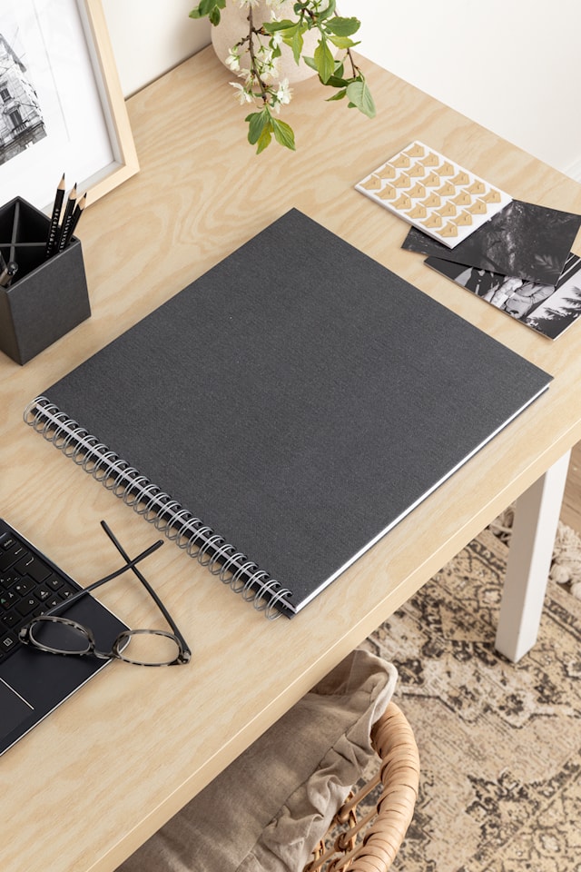 Produktbilde 4 for Fotoalbum Black med hvite ark 35x31,5cm Bigso Box of Sweden