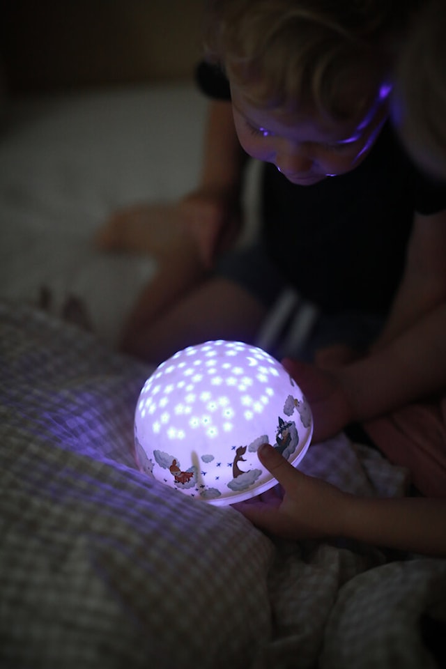 Produktbild 4 för Mumin Nattlampa med stjärnhimmel och musik Rätt Start