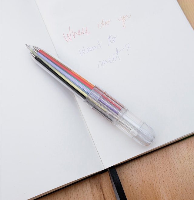 Tuotekuva 2 - Ballpoint-kynä Sateenkaari 10 in 1 Kikkerland