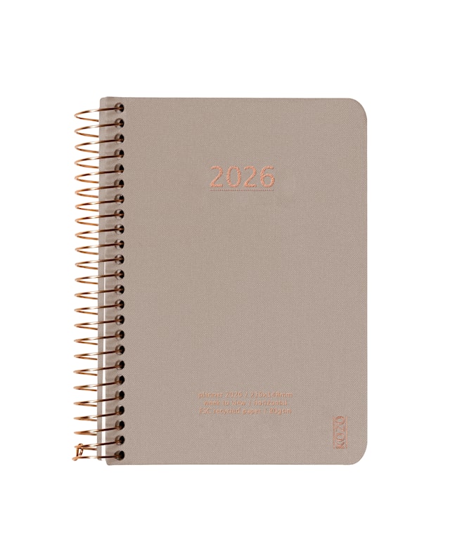 Produktbild 1 för Kalender A6 2026 Vecka Per Uppslag Sand KOZO