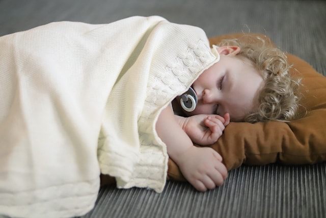 Produktbilde 4 for Babyteppe Joy EKO Warm White Vinter & Bloom