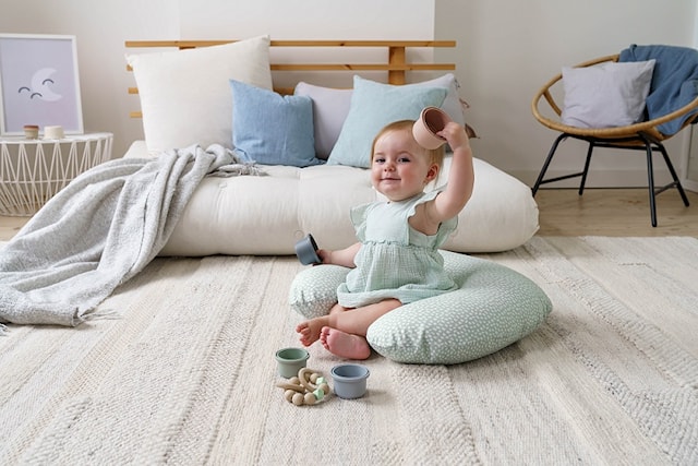 Produktbild 3 för Amningskudde Moln Kaki Doomoo