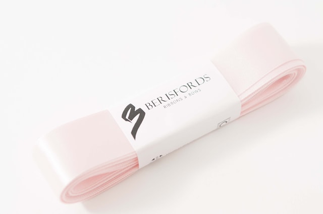 Vaaleanpunainen Satiininauha 25mm x 5 metriä