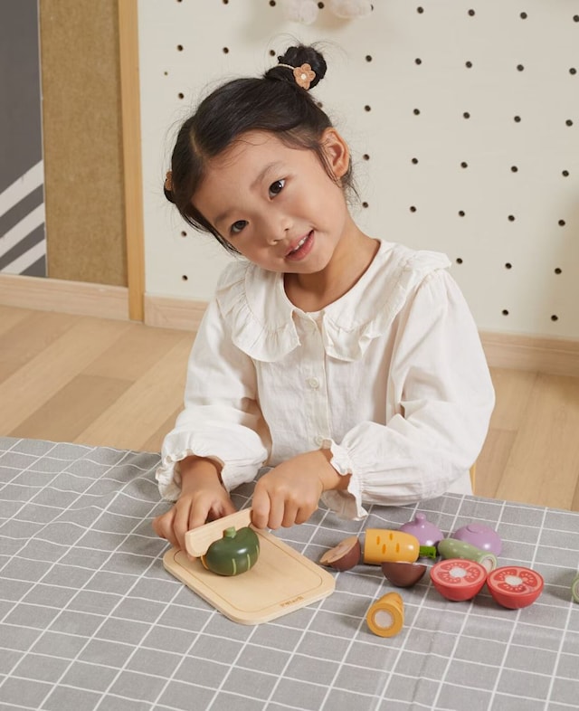 Tuotekuva 2 - Puiset vihannekset leikattavaksi VIGA