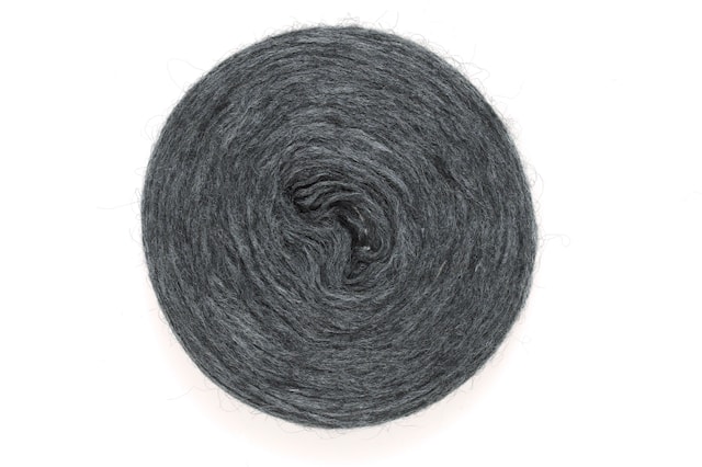 Plötulopi 100 g Dark grey heather Istex