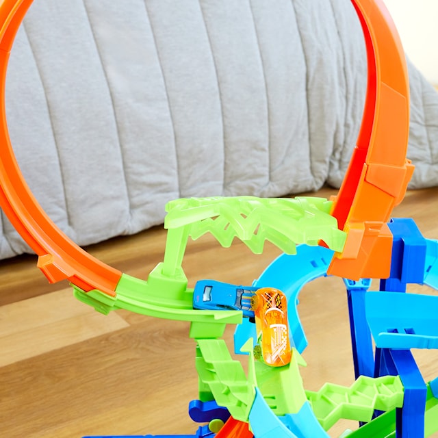 Produktbild 6 för Hot Wheels Stunt Tracks Big Air Crash Bilbana