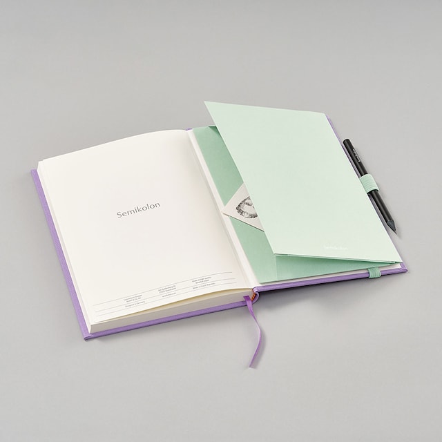 Produktbild 4 för Förvaringsficka med elastisk band och pennhållare - Patch Pocket Moss Semikolon