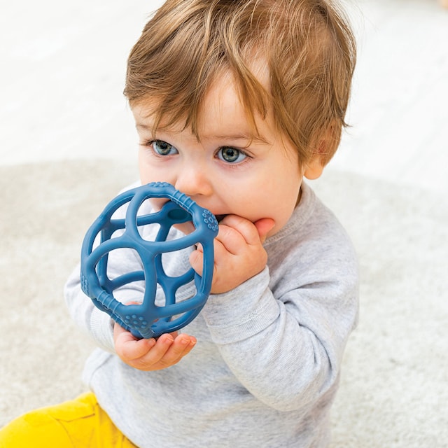 Produktbild 3 för Nattou Soft Silicone Aktivitetsboll, Rosa