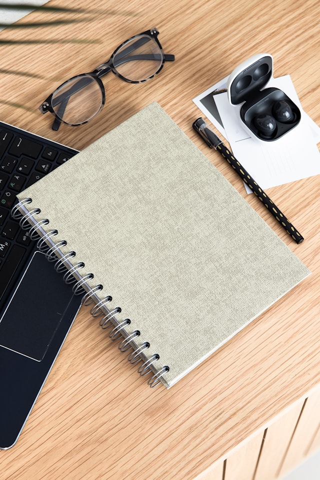 Produktbild 3 för Anteckningsbok A5 Linjerad Linen 90 Blad Bigso Box of Sweden