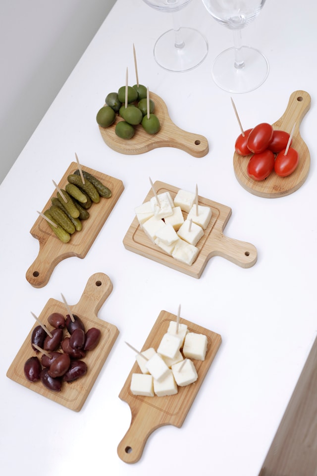 Produktbild 2 för Serveringsbrickor i trä 6-pack