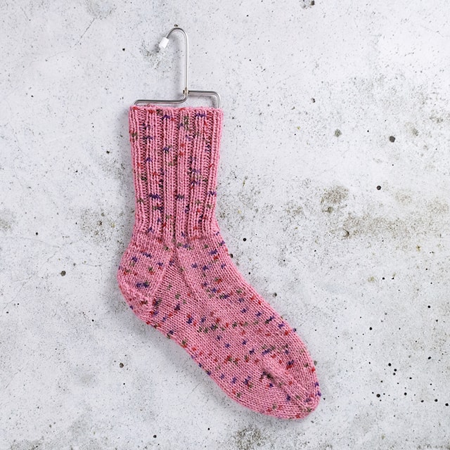 Tuotekuva 2 - Mellanraggi Villasekoite 100 g Dotted Darling 452 Järbo