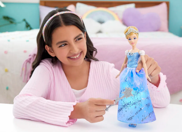 Tuotekuva 4 - Disney Princess Light-Up Tuhkimo-nukke