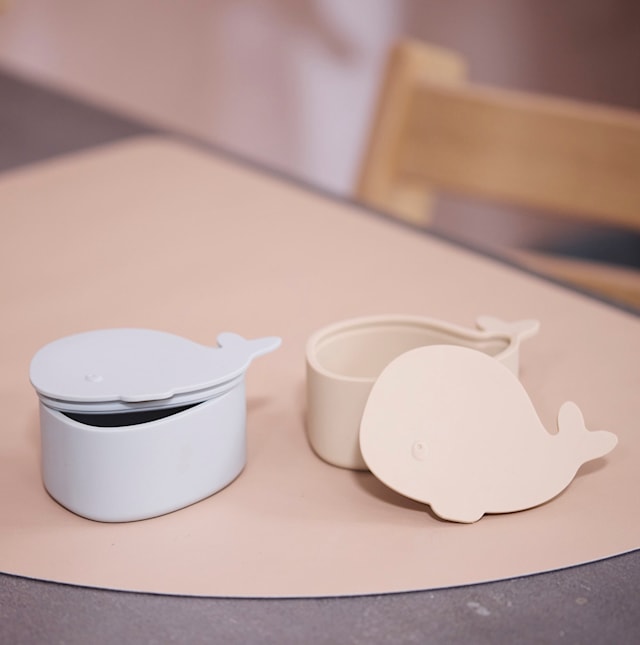 Tuotekuva 3 - Setti, jossa 2 pientä välipalaboxia - Christian the Whale - Helmensininen Filibabba