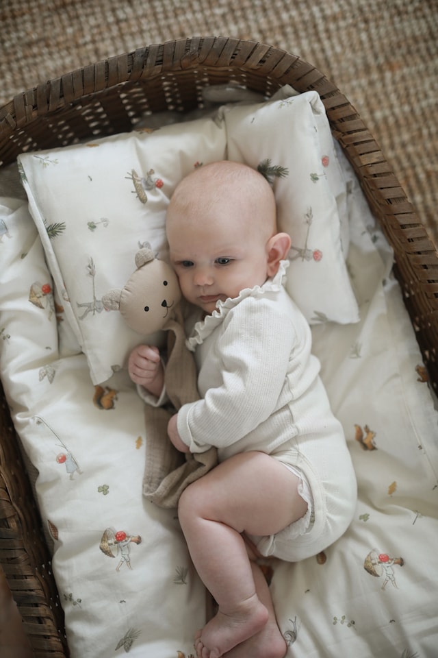 Produktbild 2 för Elsa Beskow Tomtebobarnen Påslakanset Vagn/Vagga 70 x 80 cm Beige Rätt Start