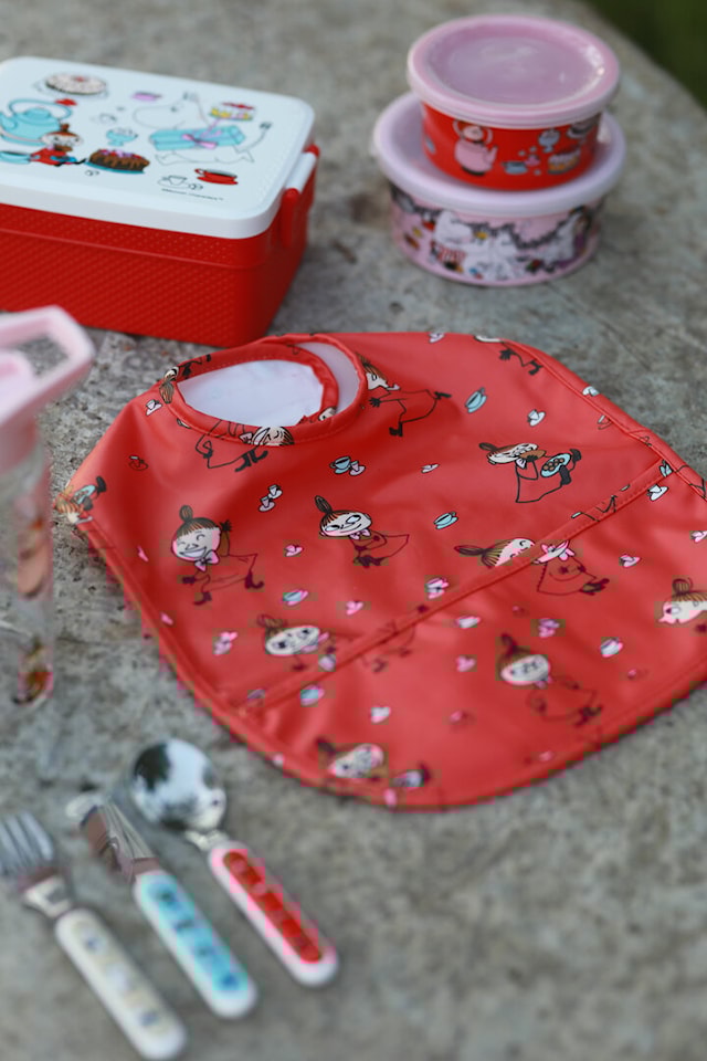 Produktbild 2 för Mumin Lilla My Haklapp röd Rätt Start