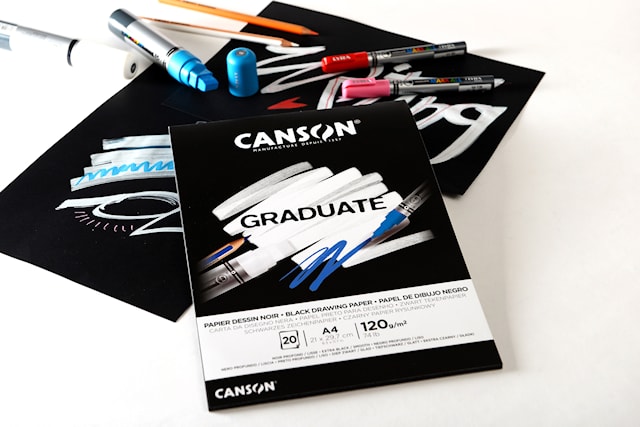 Produktbild 2 för Ritpapper A4 block Svart, 20 ark 120g, Canson Graduate