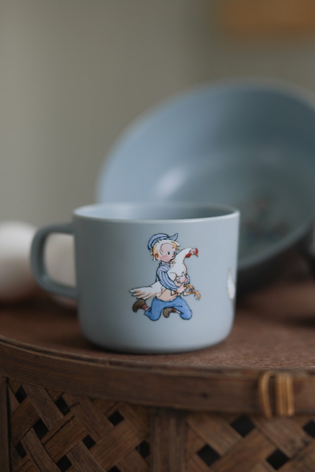 Tuotekuva 2 - Vaahteramäen Eemeli Muki kahvankanssa sininen Rätt Start