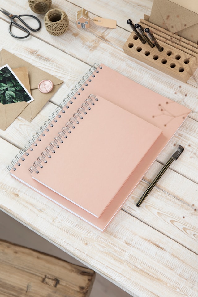 Tuotekuva 4 - Muistikirja A6 Viivattu Dusty Pink 90 Sivua Bigso Box of Sweden