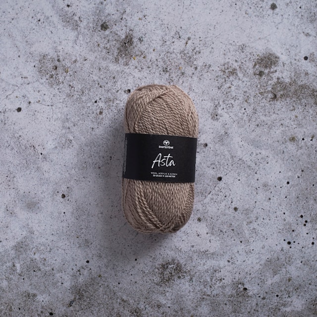 Asta Lanka Villasekoitus 50 g Beige Svarta Fåret