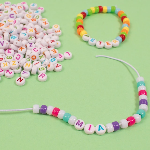 Produktbild 2 för Bokstavspärlor vita med färgad text 750-p, Playbox